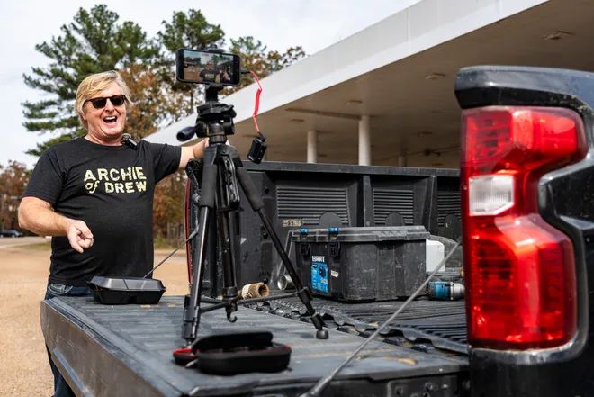 Gas Station Tailgate Review - Stafford filming off his truck tailgate